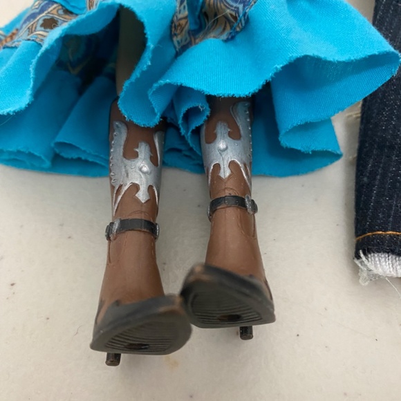 2001 Bratz Doll - Wild Wild West Yasmin 10” - Picture 4 of 13